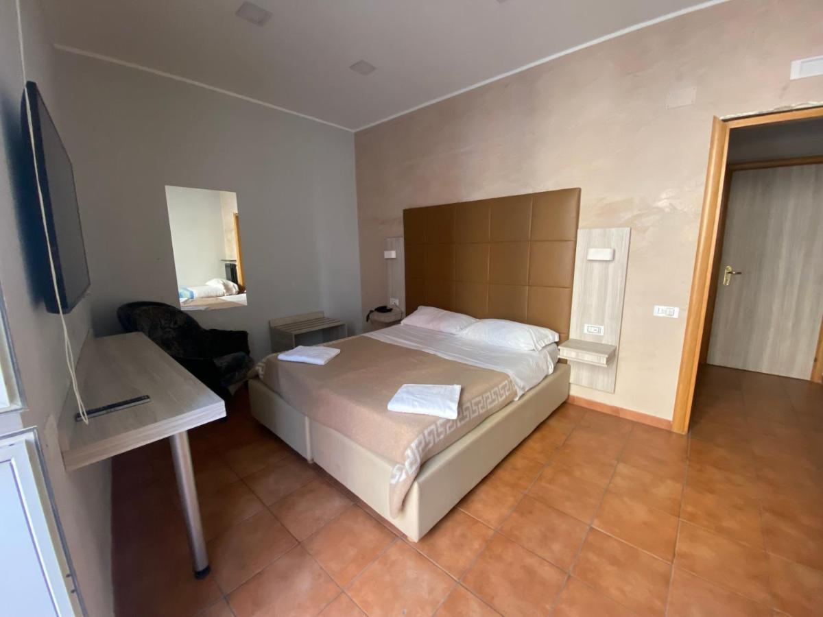 Hotel La Pace Naples Luaran gambar