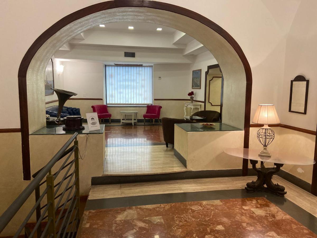 Hotel La Pace Naples Luaran gambar