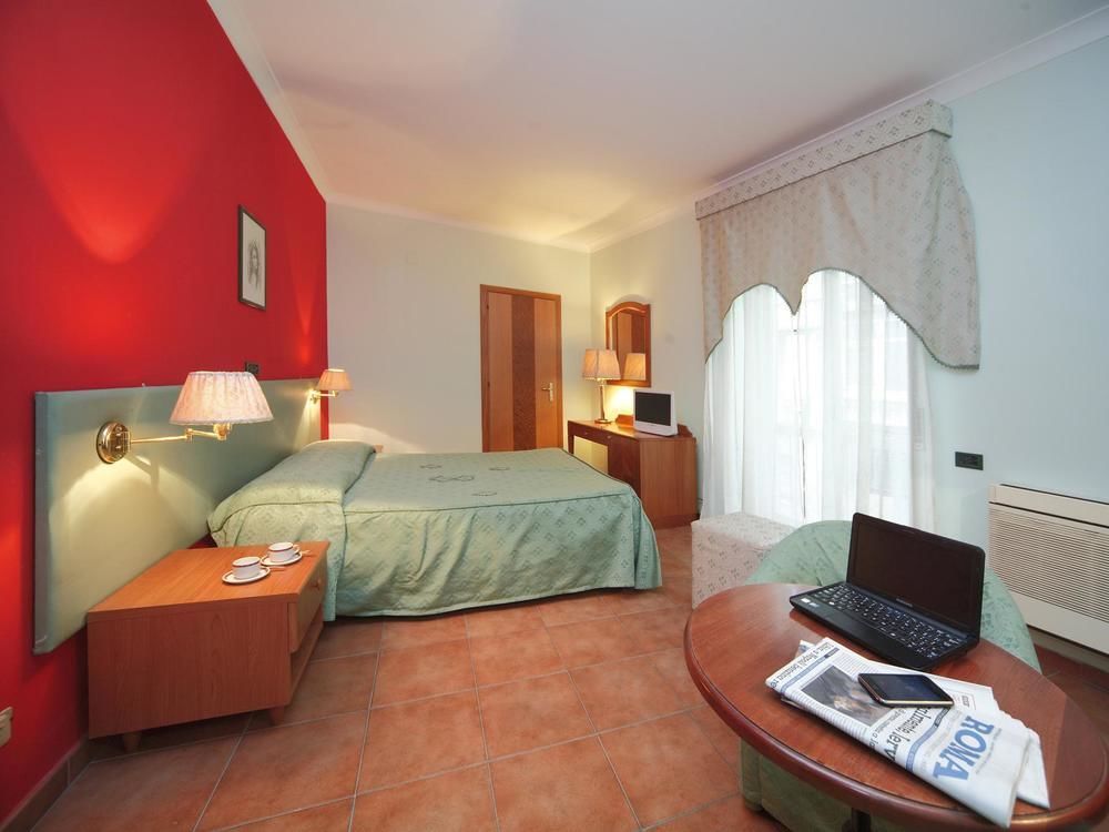 Hotel La Pace Naples Bilik gambar