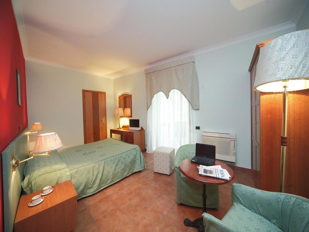 Hotel La Pace Naples Luaran gambar