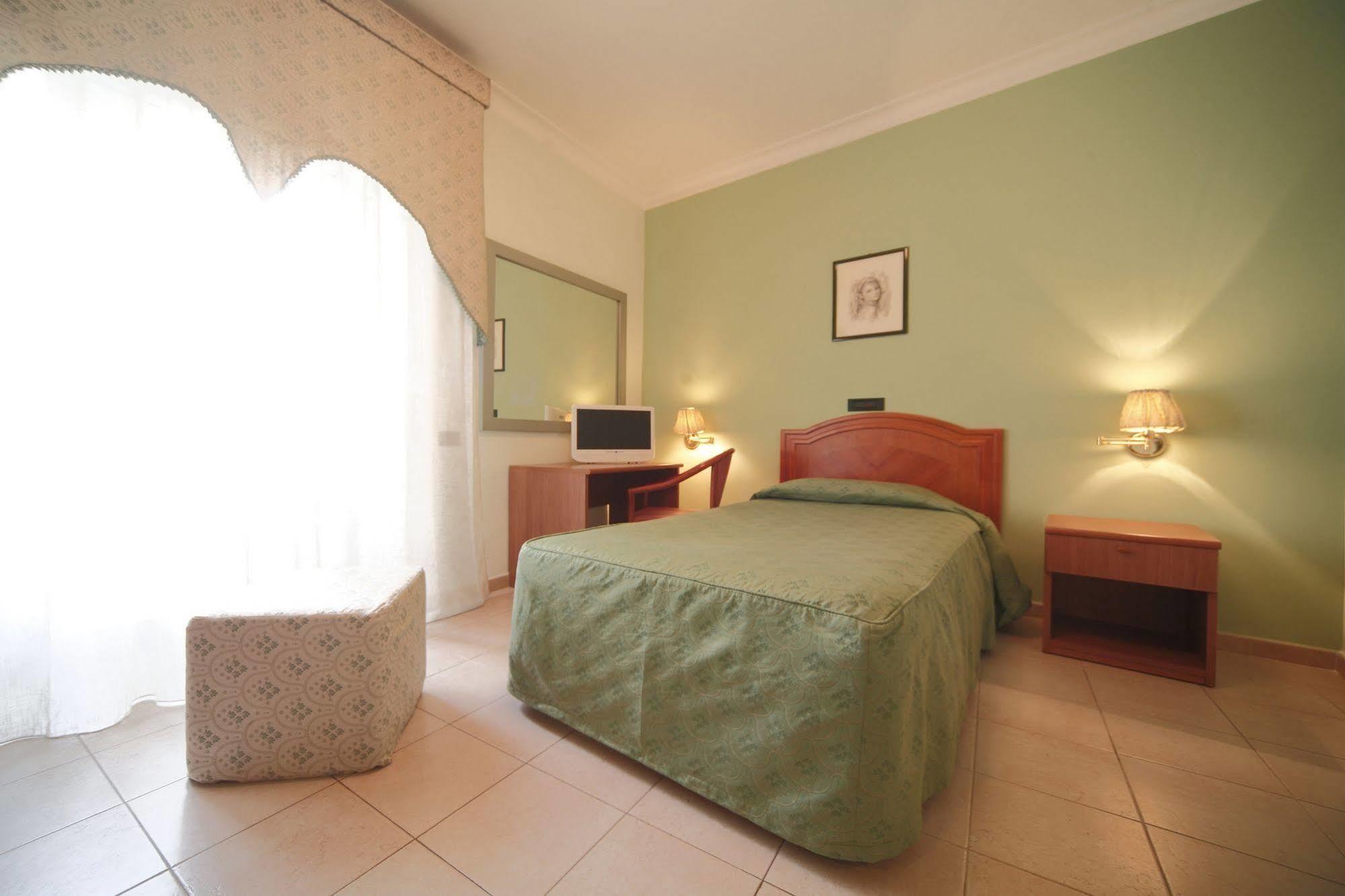 Hotel La Pace Naples Luaran gambar