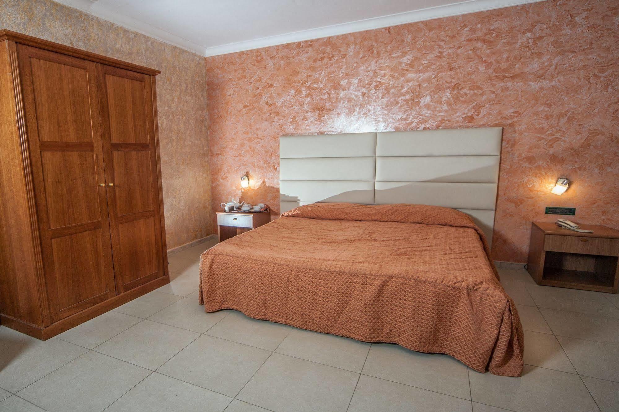 Hotel La Pace Naples Luaran gambar