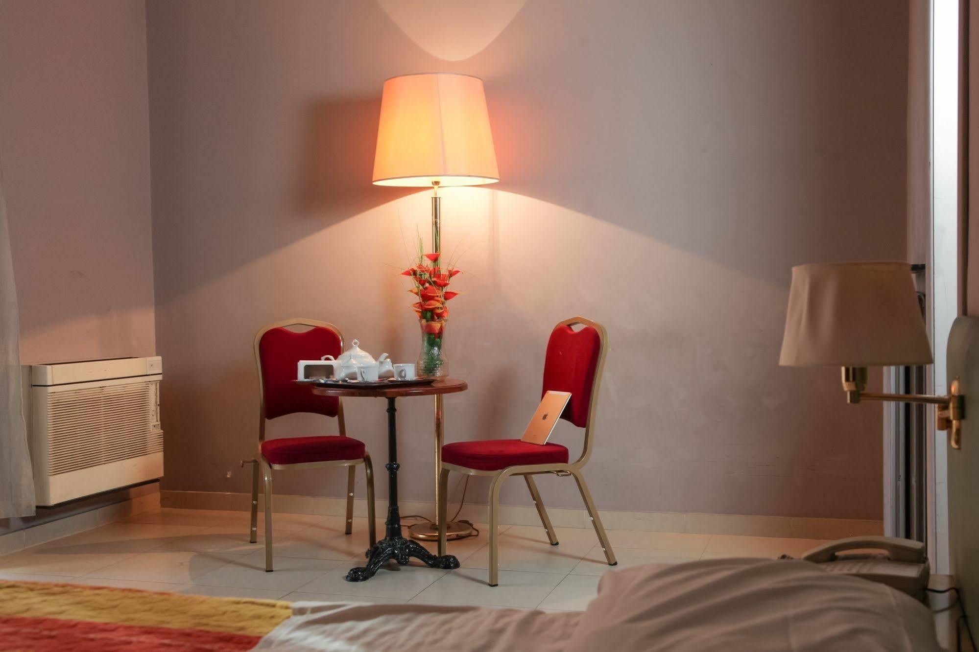 Hotel La Pace Naples Luaran gambar