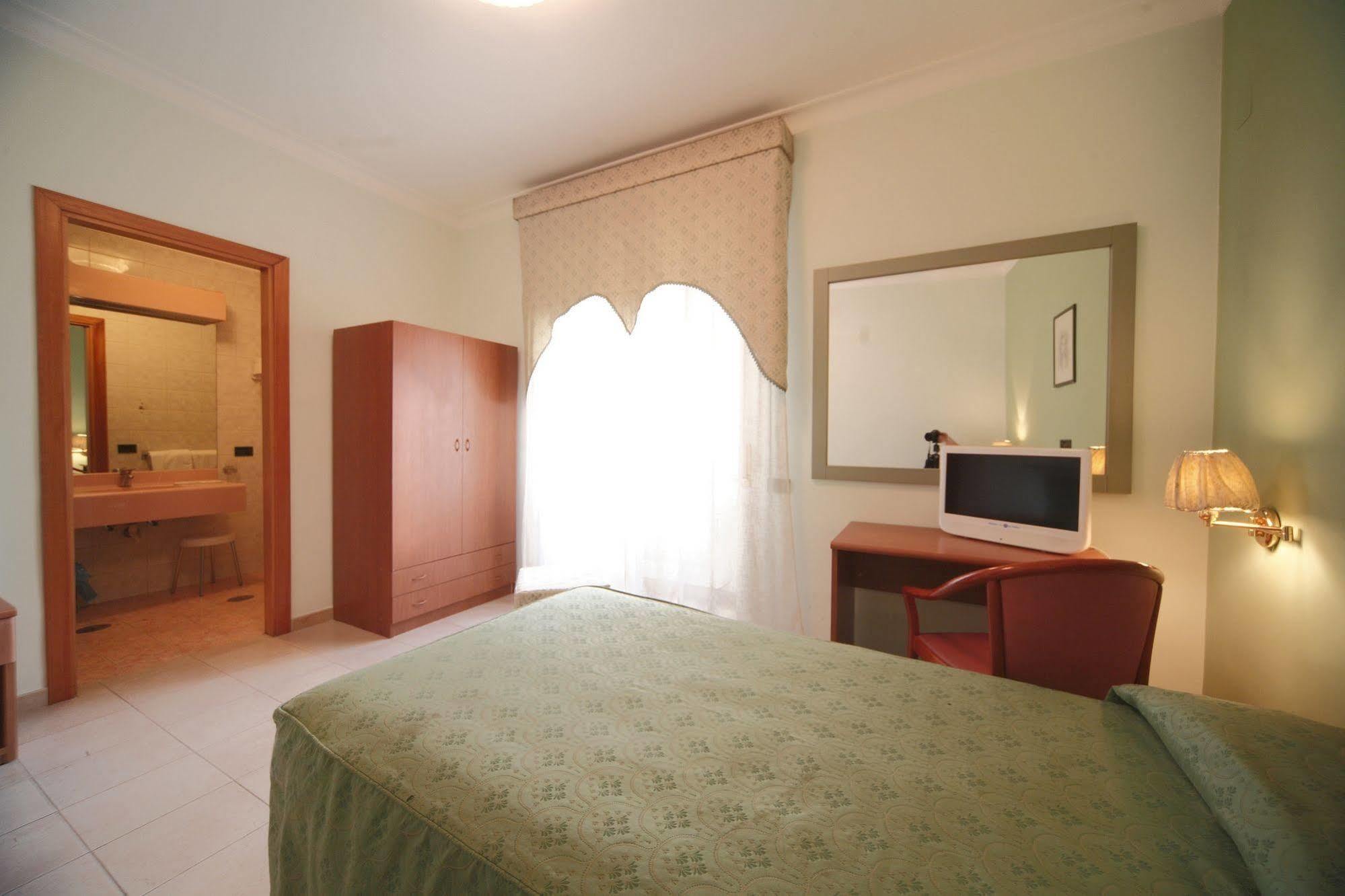 Hotel La Pace Naples Luaran gambar