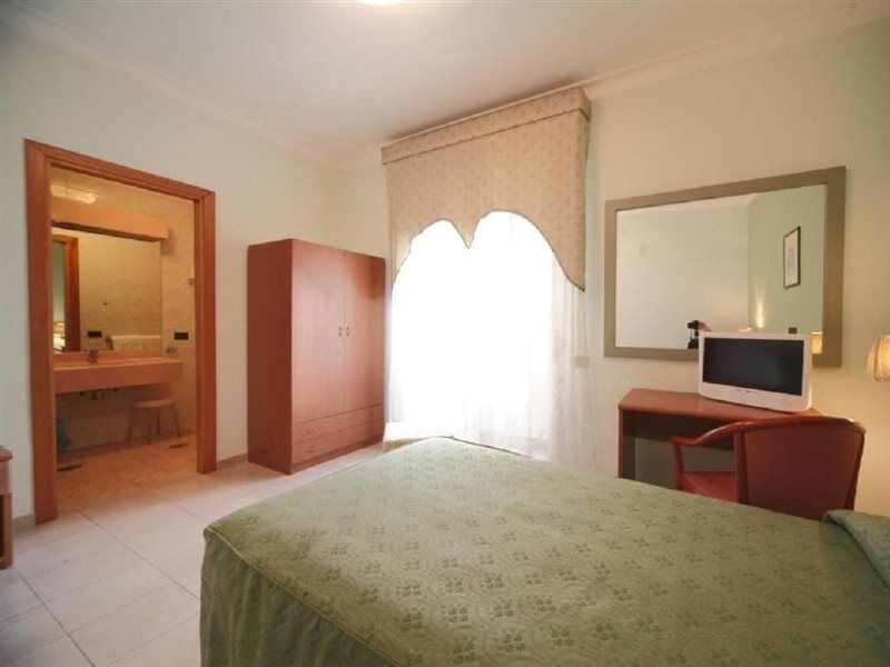 Hotel La Pace Naples Luaran gambar